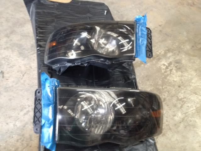 Name: 2lightcoats.jpg
Views: 218
Size: 48.8 KB