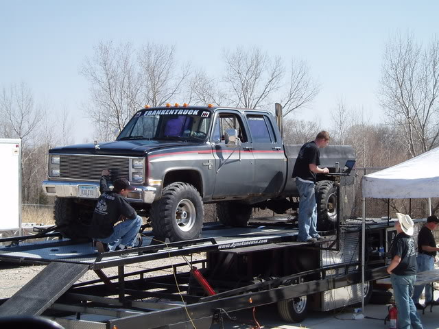 Name: frankieonrollers2.jpg
Views: 612
Size: 76.1 KB